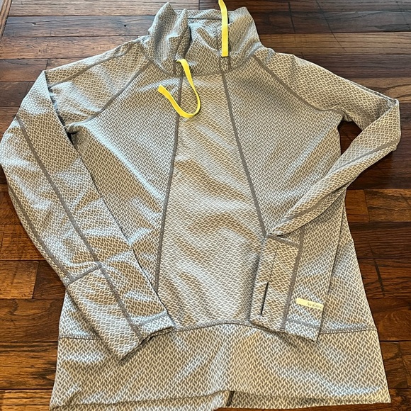 Avalanche Tops - Avalanche Gray and Yellow Patterned Top